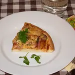 Пицца на заготовке