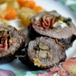 Говяжий рулет с грибами и беконом