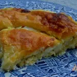 Слоеный пирог с сыром