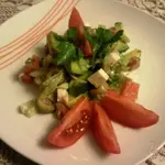 Салат с авокадо и форелью