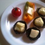 Шампиньоны с сыром халуми