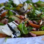 Салат с яблоком и ветчиной