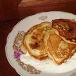 Пышные оладушки с фруктами