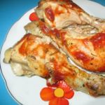 Жареная голень цыпленка с базиликом и чесноком