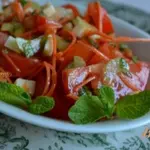 Овощной салат с  сыром и мятой