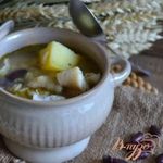 Густой суп с рыбой, крупами и фасолью