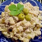 Салат печеночный с зелеными оливками