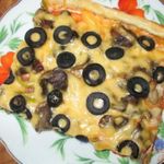 Пицца с шампиньонами и болгарским перцем