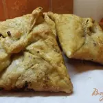Слойки с грушей и орехами