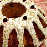 Ореховый кекс с черной смородиной