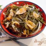 Морская капуста с копченой семгой