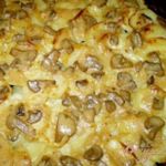 Картофель в сливках с грибами и чесноком
