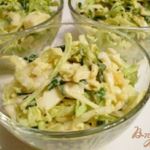 Капустный салат с яйцом и соевым соусом