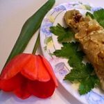 Запеченный хек в сметане с кунжутом