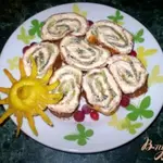 Блины с творогом и киви в рулетиках