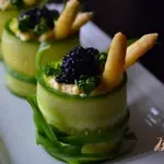 Закуска из огуречных рулетиков