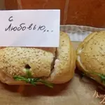 Булочки фаршированные с соусом