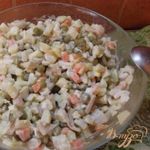 Оливье с кальмарами и креветками