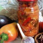 Салат из фасоли и баклажанов