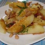 Молодой картофель с курицей, беконом и соленым арахисом