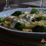 Спагетти с брокколи и чесночным соусом