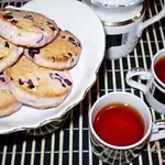 Печенье со смородиной и грецким орехом