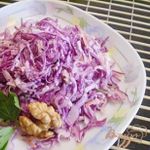 Салат из капусты с редькой и яблоком