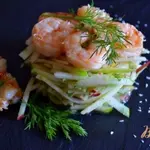 Закуска из яблока с креветками