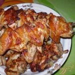 Куриные крылья в луковом соке