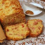 Закусочный кекс с ветчиной, горчицей и сыром