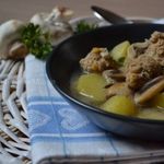 Грибной суп с фрикадельками из мяса и гороха нут