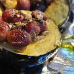 Запеченный Акорн сквош с виноградом