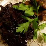 Краснокочанная капуста,тушенная с вином и вареньем из черной смородины