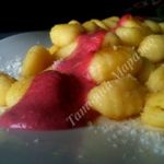 Ньокки со свекольно-сырным соусом
