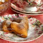 Творожные пончики с дынно-лимонным курдом