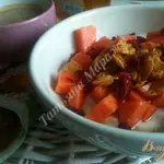 Хрустящий завтрак с кусочками папайи