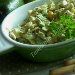 Салат из авокадо с макрелью и сыром
