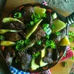 Куриная печень с кусочками ананаса