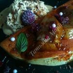 Блины с карамелизированными грушами
