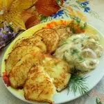 Драники с грибным соусом