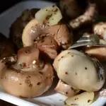 Грибы маринованные