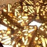 Сладкая ореховая колбаска