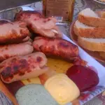 Чесночные сардельки на шампурах