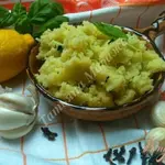 Давленый картофель с базиликом и лимоном