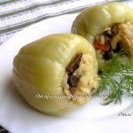 Перец, фаршированный рисом и грибами на пару