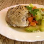 Куриные бедра с кабачком, морковью и базиликом