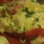 Яичница с плавленым сыром и томатами