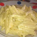 Паста пенне в сливочно-сырном соусе