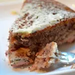 Быстрый кекс с маком и вареньем