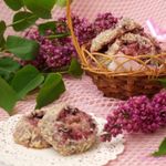 Песочное печенье с чёрной смородиной